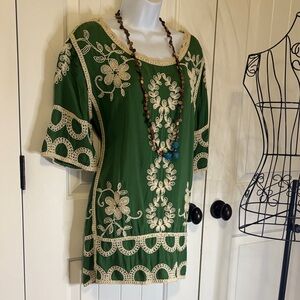 Chic Green Floral Embroidered Tunic